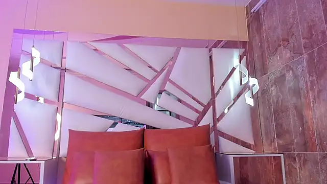 Catalina-Thompson online show from April 8, 2026, 11:54 am