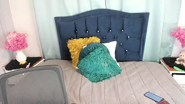 Inaya Khalifa online show from January 9, 2026, 1:19 am