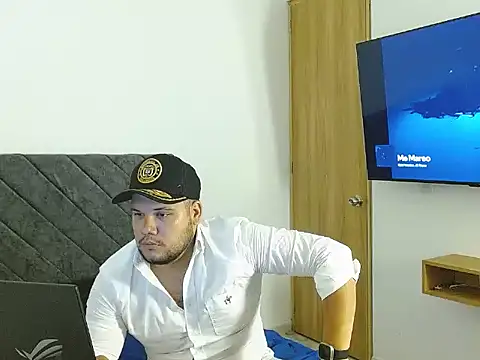 Snapshot of Rafael14_ chatting on October 20, 2025, 10:43 pm Rafael14  online show from October 20, 2025, 10:43 pm