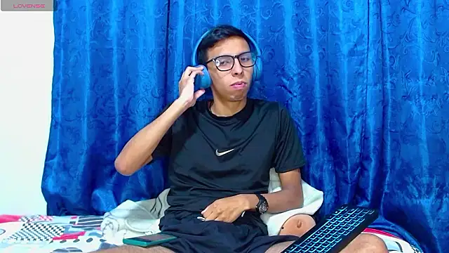 DavTwink3100 online show from March 20, 2026, 1:54 am