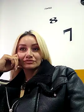 Snapshot of KellyTorres_ chatting on October 18, 2025, 10:21 pm KellyTorres  online show from October 18, 2025, 10:21 pm
