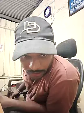 RNlov online show from February 11, 2026, 3:28 pm