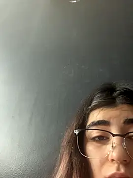 milky denni online show from October 18, 2025, 5:25 pm