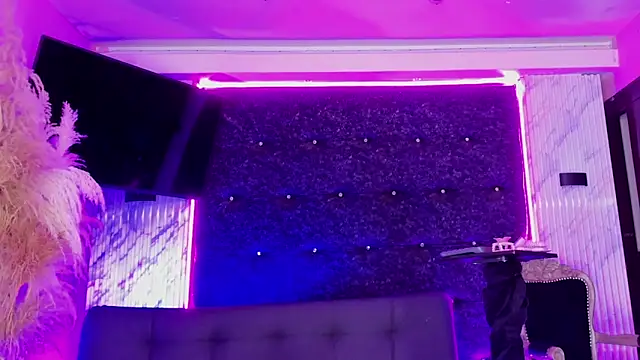 Queens Wonders Blonders online show from February 23, 2026, 4:26 pm