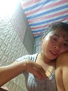 Squirrel-Pear online show from October 23, 2025, 4:01 am