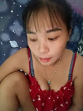 Squirrel-Pear online show from October 26, 2025, 11:42 pm