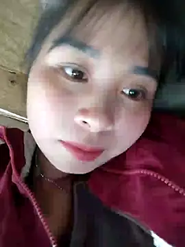 Squirrel-Pear online show from November 17, 2025, 2:06 am