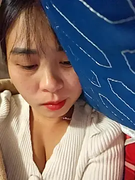 Squirrel-Pear online show from November 30, 2025, 3:05 pm