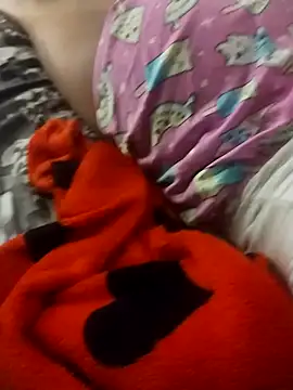 Casal em chamas online show from October 24, 2025, 4:09 am