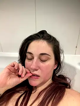 Snapshot of YourFrenchFeliciexo chatting on November 28, 2025, 7:05 pm YourFrenchFeliciexo online show from November 28, 2025, 7:05 pm