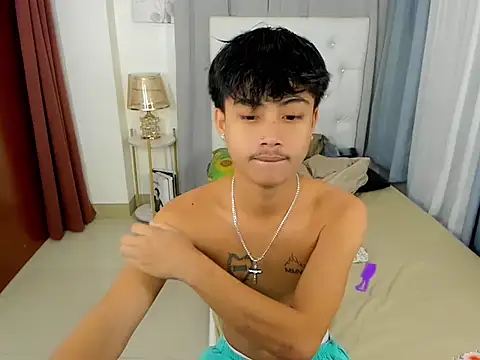 Snapshot of hardcocktwink chatting on November 12, 2025, 4:29 pm hardcocktwink online show from November 12, 2025, 4:29 pm