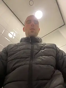 Rotteei1 online show from October 24, 2025, 12:01 pm