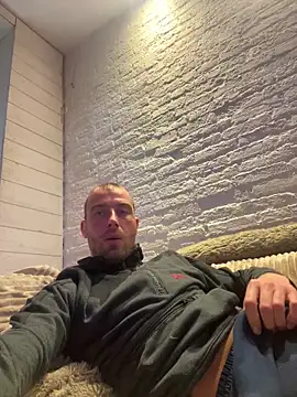 Rotteei1 online show from December 19, 2025, 11:06 am