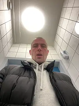 Rotteei1 online show from February 20, 2026, 7:21 am