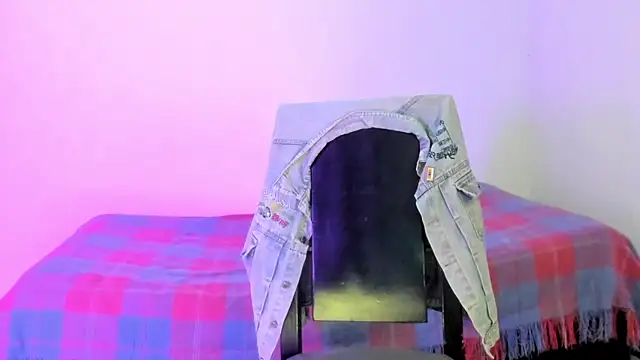 Nikki  uwu online show from April 15, 2026, 7:43 pm