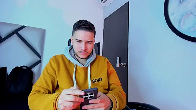 mike 257 online show from October 30, 2025, 11:44 am