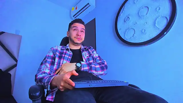 mike 257 online show from January 7, 2026, 11:56 am