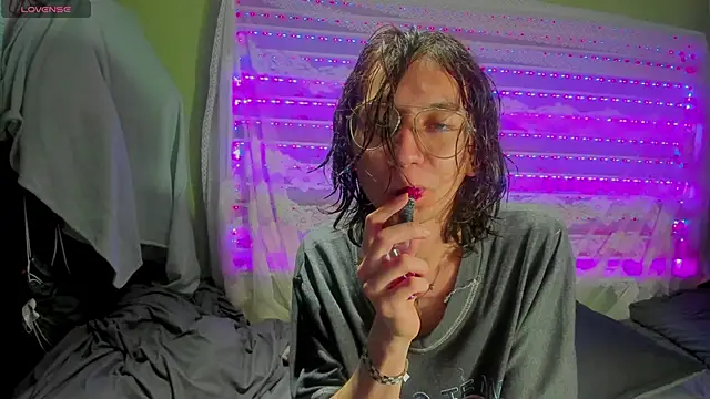 najimi uwu online show from November 9, 2025, 9:13 pm