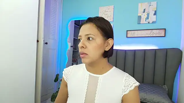 Snapshot of Aria_Russo chatting on November 6, 2025, 2:51 pm Aria Russo online show from November 6, 2025, 2:51 pm