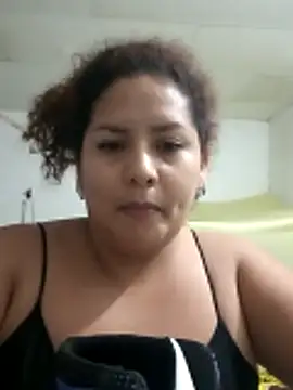 chikis12  online show from November 26, 2025, 5:19 am