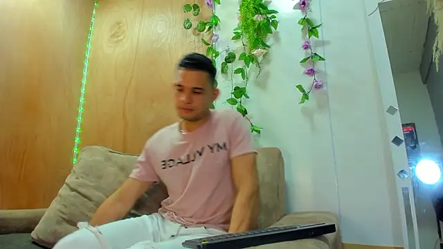 Snapshot of Jax_Thunder chatting on February 4, 2026, 2:01 pm Jax Thunder online show from February 4, 2026, 2:01 pm