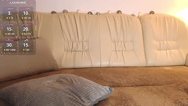 Bella Rosee4u online show from December 5, 2025, 6:48 pm