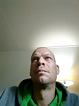 Kinky Play1 online show from October 19, 2025, 7:20 am