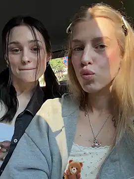 kira mia online show from June 9, 2026, 3:56 pm