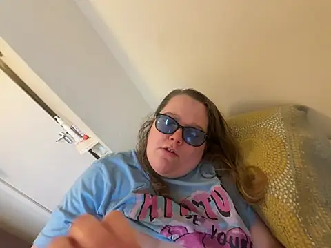 Scarletcum22 online show from February 7, 2026, 9:35 am