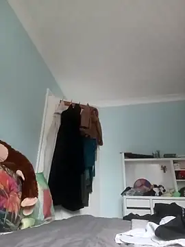 Imyourguy2025 online show from October 29, 2025, 9:11 am