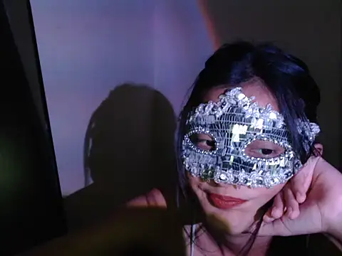 Hottie hania online show from November 9, 2025, 5:33 pm