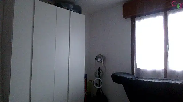 Snapshot of Cassy-Bloom chatting on October 31, 2025, 2:18 pm Cassy-Bloom online show from October 31, 2025, 2:18 pm