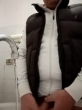 Romaeterna  online show from October 24, 2025, 5:42 pm