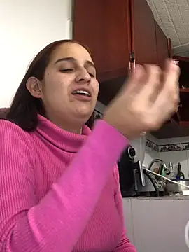 Snapshot of Zoey_sweet01 chatting on November 3, 2025, 9:16 pm Zoey sweet01 online show from November 3, 2025, 9:16 pm