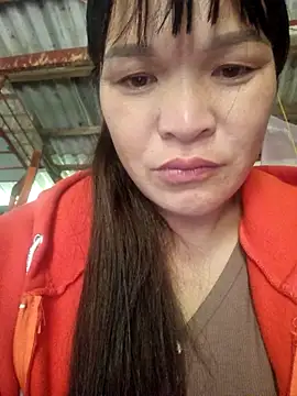 chipu06 online show from November 4, 2025, 2:43 am