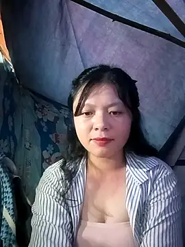 lisa-bae00 online show from November 13, 2025, 10:14 am