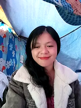 lisa-bae00 online show from November 19, 2025, 3:06 am