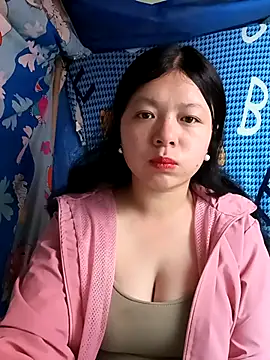 lisa-bae00 online show from March 16, 2026, 11:42 pm