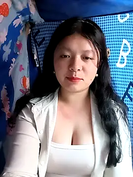 lisa-bae00 online show from March 23, 2026, 1:15 pm