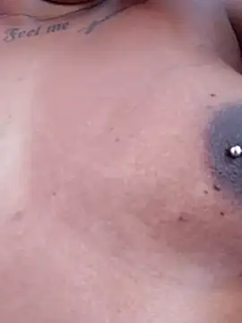 Jennyy31 online show from November 28, 2025, 9:01 am