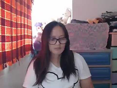 Snapshot of Kinkybela2025 chatting on February 5, 2026, 1:32 am Kinkybela2025 online show from February 5, 2026, 1:32 am