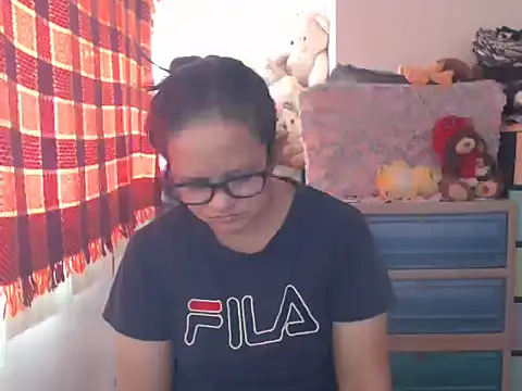 Snapshot of Kinkybela2025 chatting on February 17, 2026, 12:18 am Kinkybela2025 online show from February 17, 2026, 12:18 am