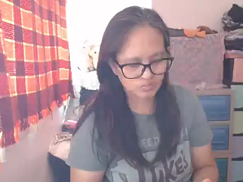 Snapshot of Kinkybela2025 chatting on March 8, 2026, 2:04 am Kinkybela2025 online show from March 8, 2026, 2:04 am