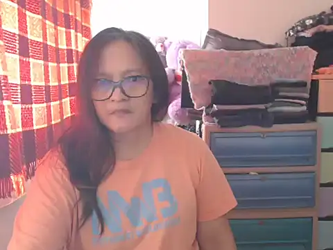 Snapshot of Kinkybela2025 chatting on March 13, 2026, 12:39 am Kinkybela2025 online show from March 13, 2026, 12:39 am