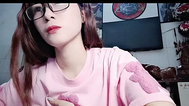 Snapshot of Family-Lovee chatting on June 16, 2026, 5:48 pm Family-Lovee online show from June 16, 2026, 5:48 pm