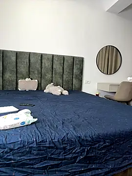 EllaSpark online show from December 17, 2025, 7:14 am