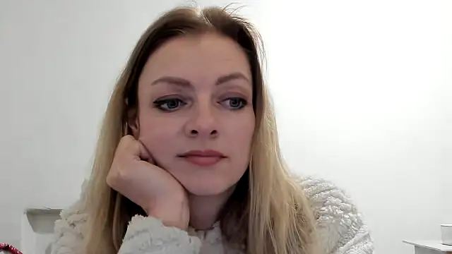 Snapshot of Salionne chatting on March 13, 2026, 6:14 pm Salionne online show from March 13, 2026, 6:14 pm