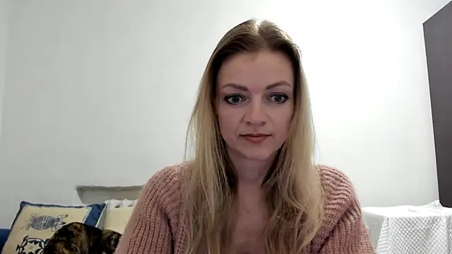 Snapshot of Salionne chatting on March 14, 2026, 5:29 pm Salionne online show from March 14, 2026, 5:29 pm