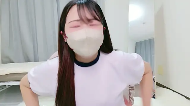 yui chan00 online show from April 28, 2026, 8:19 am