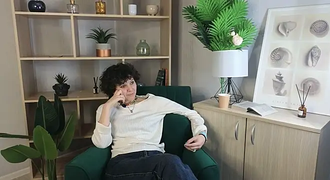 PhebeCharron online show from October 21, 2025, 3:13 pm